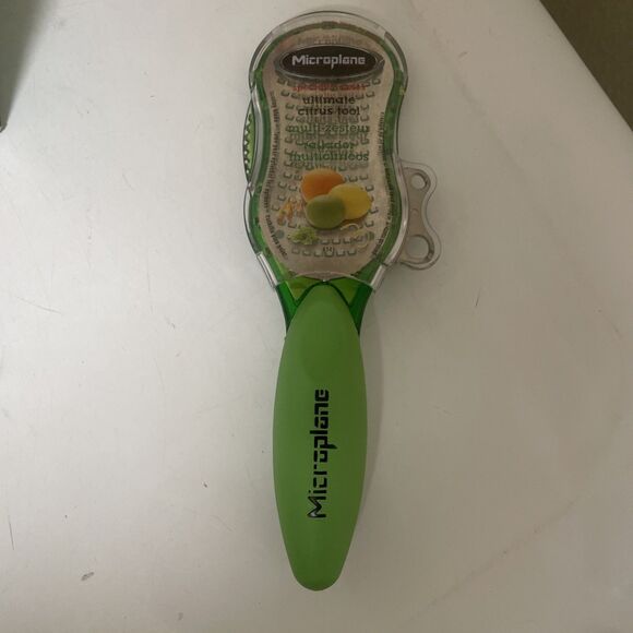 7.5” MICROPLANE Ultimate Citrus garnish Tool ZESTER Grater Cover lemon GREEN - Picture 1 of 3